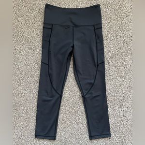 Zyia cropped light n tight leggings